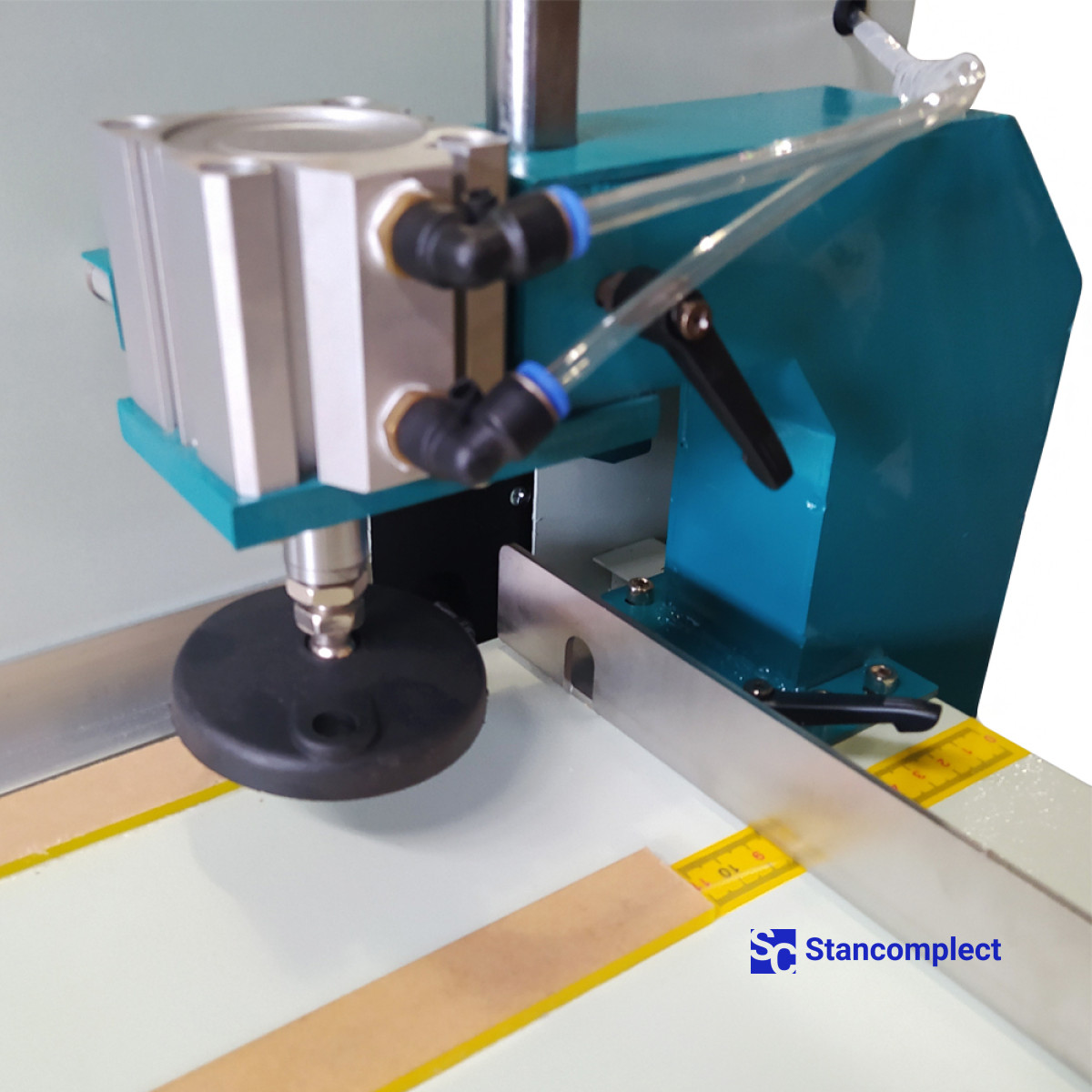 Corner rounder with workpiece clamp GK-002